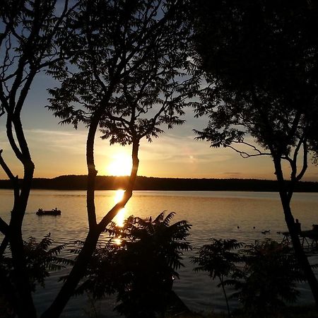 Cztery Pory Warmii Pluski Pokoje Do Wynajecia Apartment Bagian luar foto